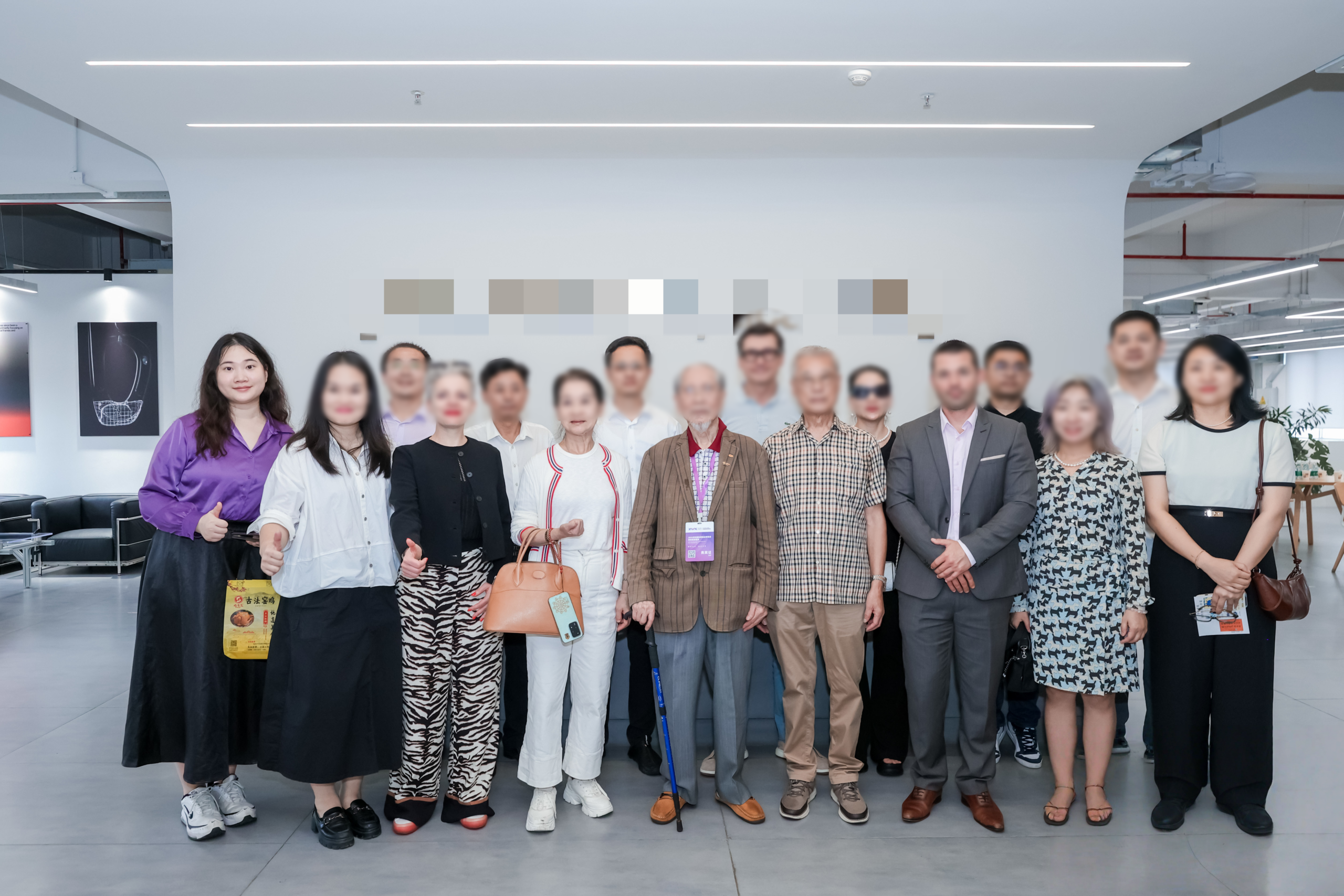 The TongSourcing team with visiting clients at the Shenzhen office